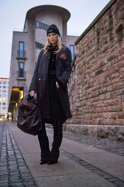 Look 19